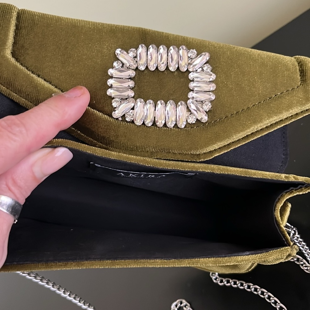 Akira RENDEZVOUX VELVET PURSE. PRICE IS FIRM - Picture 9 of 12